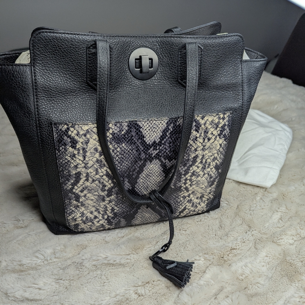 BADGLEY MISHKA Black and Snake Print Women's Tote Bag